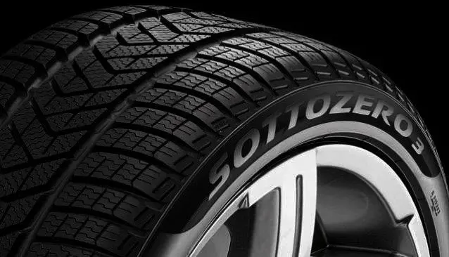 Pirelli WINTER SOTTOZERO 3 245/40R18 97V